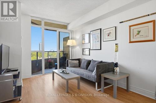 828 - 80 Harrison Garden Boulevard, Toronto, ON - Indoor Photo Showing Living Room