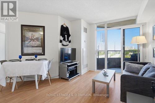 828 - 80 Harrison Garden Boulevard, Toronto, ON - Indoor Photo Showing Living Room