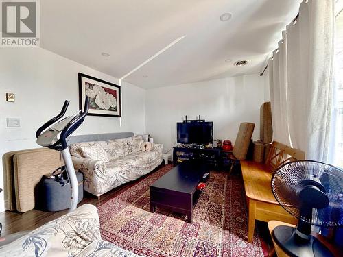 UPPER - 6475 TAYLOR STREET , Niagara Falls (Dorchester), Ontario L2G 2E9 3