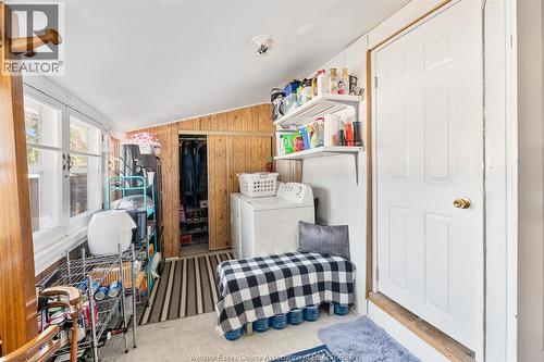 1220 Bruce Avenue, Windsor, ON - Indoor Photo Showing Laundry Room
