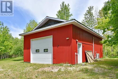 960 Lawson Road, Tiny, ON - Outdoor With Exterior