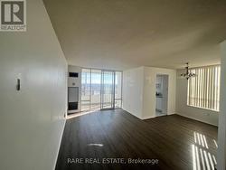 905 - 550 WEBB DRIVE  Mississauga, ON L5B 3Y4