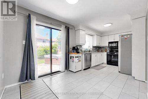 46 Pearson Drive, Hamilton, ON - Indoor Photo Showing Kitchen