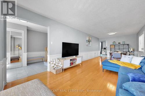 46 Pearson Drive, Hamilton, ON - Indoor Photo Showing Living Room