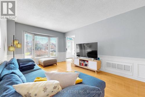 46 Pearson Drive, Hamilton, ON - Indoor Photo Showing Living Room