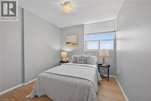 700 Dynes Road Unit# 904, Burlington, ON - Indoor Photo Showing Bedroom