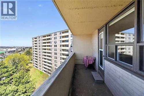700 Dynes Road Unit# 904, Burlington, ON - Outdoor With Exterior