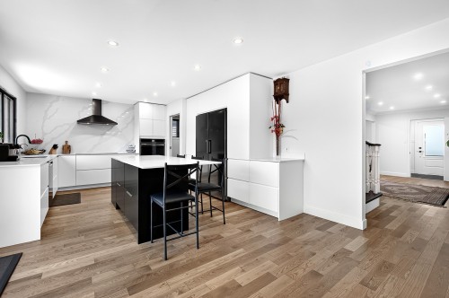 Cuisine - 5516 Av. Westbourne, Côte-Saint-Luc, QC - Indoor Photo Showing Kitchen With Upgraded Kitchen