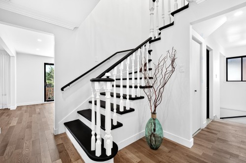 Escalier - 5516 Av. Westbourne, Côte-Saint-Luc, QC - Indoor Photo Showing Other Room