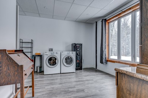 Salle d'eau - 561 Rue Pelletier, Saint-Colomban, QC - Indoor Photo Showing Laundry Room