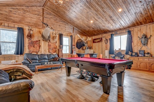 Salle familiale - 561 Rue Pelletier, Saint-Colomban, QC - Indoor Photo Showing Other Room