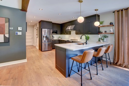 Cuisine - 906 Côte St-Gabriel O., Saint-Sauveur, QC - Indoor Photo Showing Kitchen With Upgraded Kitchen