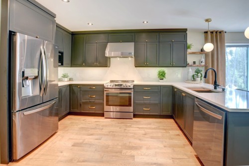 Cuisine - 906 Côte St-Gabriel O., Saint-Sauveur, QC - Indoor Photo Showing Kitchen With Upgraded Kitchen