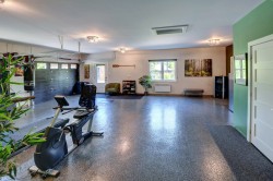 Garage - 