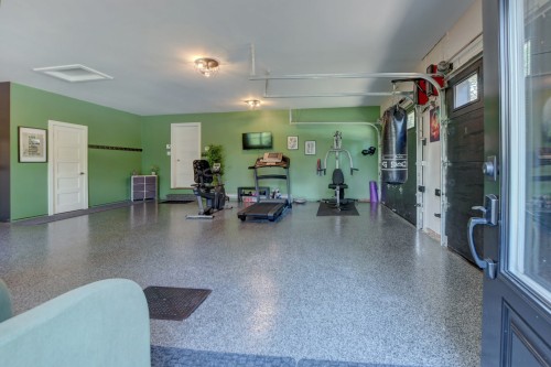 Garage - 906 Côte St-Gabriel O., Saint-Sauveur, QC - Indoor Photo Showing Other Room