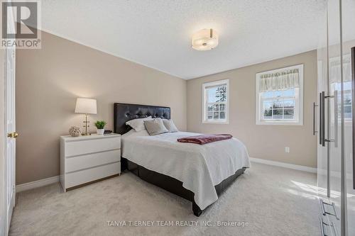 467 Oakwood Drive, Pickering, ON - Indoor Photo Showing Bedroom