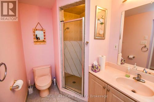 11 Thackeray Crescent, Barrie, ON - Indoor Photo Showing Bathroom