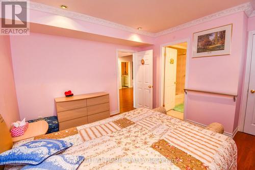 11 Thackeray Crescent, Barrie, ON - Indoor Photo Showing Bedroom