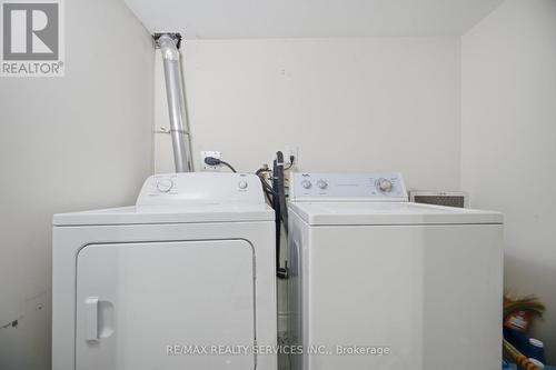 18 Seedland Crescent, Brampton, ON - Indoor Photo Showing Laundry Room