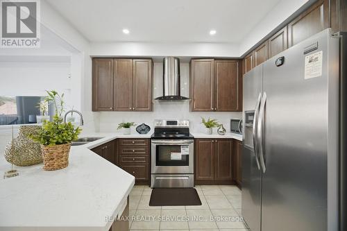 18 Seedland Crescent, Brampton, ON - Indoor Photo Showing Kitchen With Double Sink