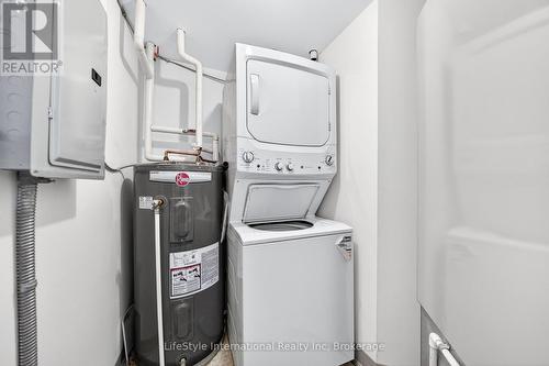 306 - 208 Silvercreek Parkway N, Guelph (Junction/Onward Willow), ON - Indoor Photo Showing Laundry Room