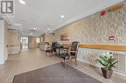 Front vestibule area/lobby - 