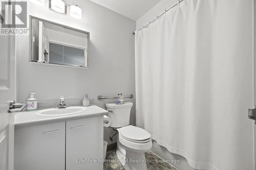 Guest suite $25/night with bedroom, TV & ensuite - 306 - 208 Silvercreek Parkway N, Guelph (Junction/Onward Willow), ON - Indoor Photo Showing Bathroom