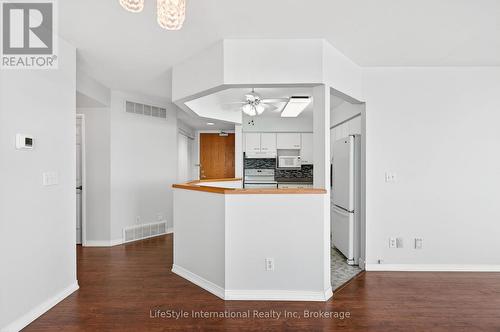 306 - 208 Silvercreek Parkway N, Guelph (Junction/Onward Willow), ON - Indoor Photo Showing Kitchen