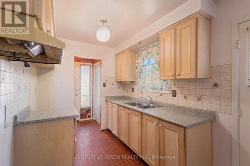 Kitchen - 729 West 5Th Street, Hamilton, ON - Indoor Photo Showing Kitchen With Double Sink