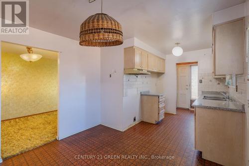 729 West 5Th Street, Hamilton, ON - Indoor Photo Showing Kitchen With Double Sink