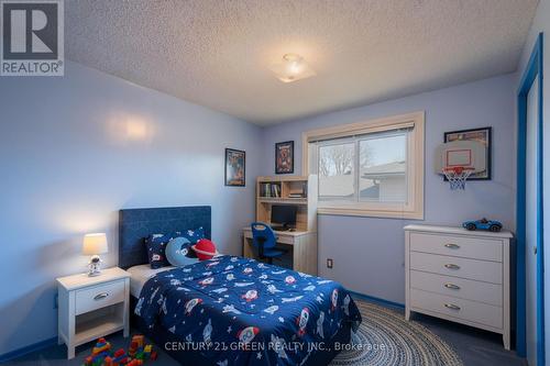 Virtually Staged 3rd Bedroom - 729 West 5Th Street, Hamilton, ON - Indoor Photo Showing Bedroom