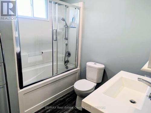 4 First Line, Centre Wellington (Elora/Salem), ON - Indoor Photo Showing Bathroom