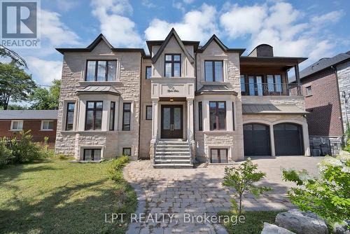 2 POPLAR DRIVE  Richmond Hill, ON L4E 2W5