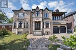 2 POPLAR DRIVE Richmond Hill, ON L4E 2W5
