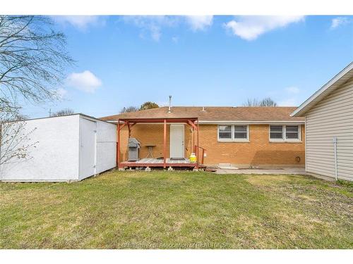 410 Mcnaughton Avenue East, Chatham, ON - Outdoor With Exterior