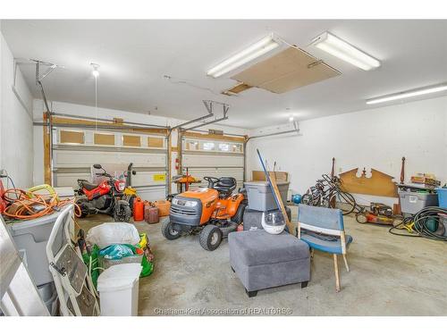 410 Mcnaughton Avenue East, Chatham, ON - Indoor Photo Showing Garage