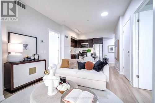 3310 - 2200 Lake Shore Boulevard W, Toronto, ON - Indoor Photo Showing Living Room