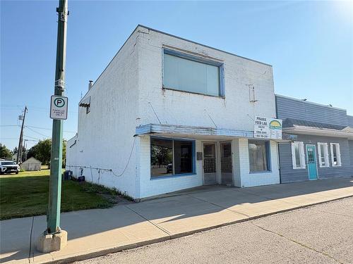 15 Maple Avenue E, Hamiota, MB 