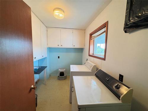 15 Maple Avenue E, Hamiota, MB 