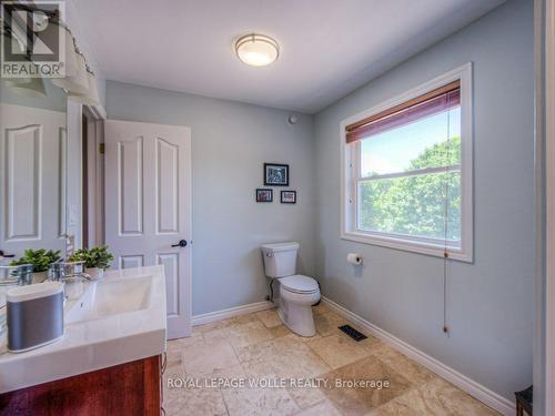 8466 Sideroad 30, Centre Wellington, ON - Indoor Photo Showing Bathroom