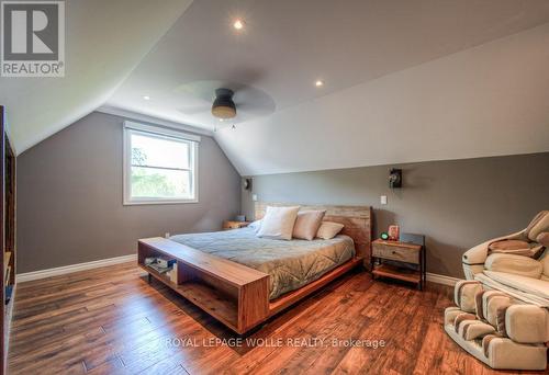 8466 Sideroad 30, Centre Wellington, ON - Indoor Photo Showing Bedroom
