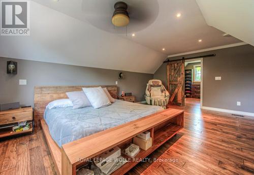 8466 Sideroad 30, Centre Wellington, ON - Indoor Photo Showing Bedroom
