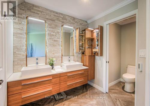 8466 Sideroad 30, Centre Wellington, ON - Indoor Photo Showing Bathroom