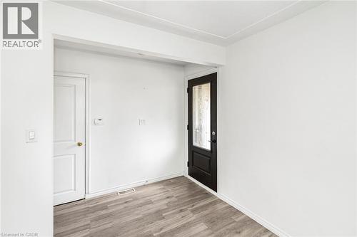 100 Mountain Avenue N, Hamilton, ON - Indoor Photo Showing Other Room