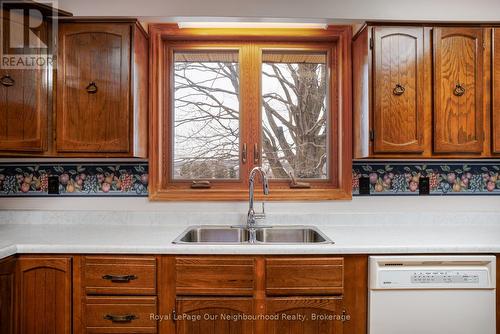 18 Rosecliff Court, Trent Hills (Hastings), ON - Indoor Photo Showing Kitchen With Double Sink