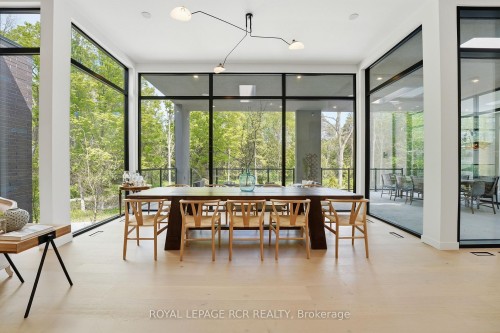 3404 Vivian Road, Whitchurch-Stouffville, ON - Indoor Photo Showing Dining Room