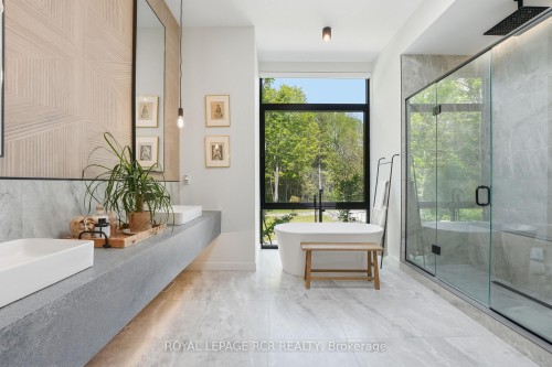 3404 Vivian Road, Whitchurch-Stouffville, ON - Indoor Photo Showing Bathroom