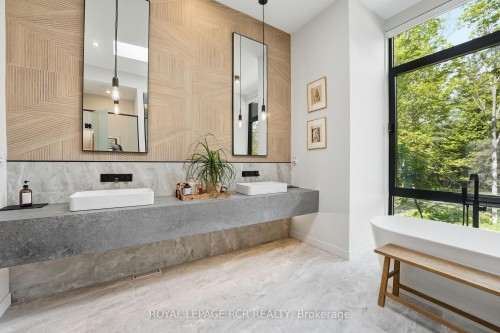3404 Vivian Road, Whitchurch-Stouffville, ON - Indoor Photo Showing Bathroom