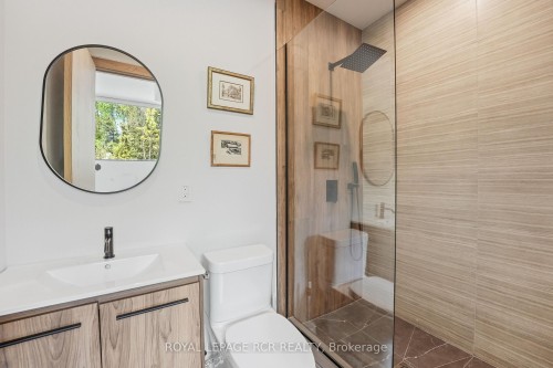 3404 Vivian Road, Whitchurch-Stouffville, ON - Indoor Photo Showing Bathroom