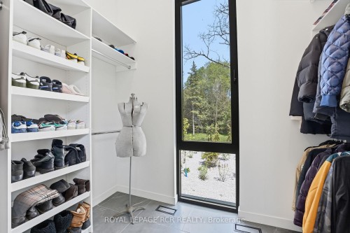 3404 Vivian Road, Whitchurch-Stouffville, ON - Indoor With Storage